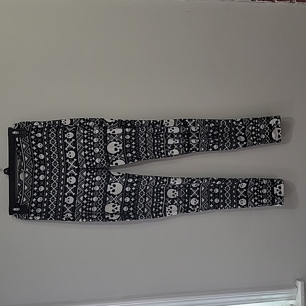 Blackheart Skull and Cross Bones Halloween Leggings M